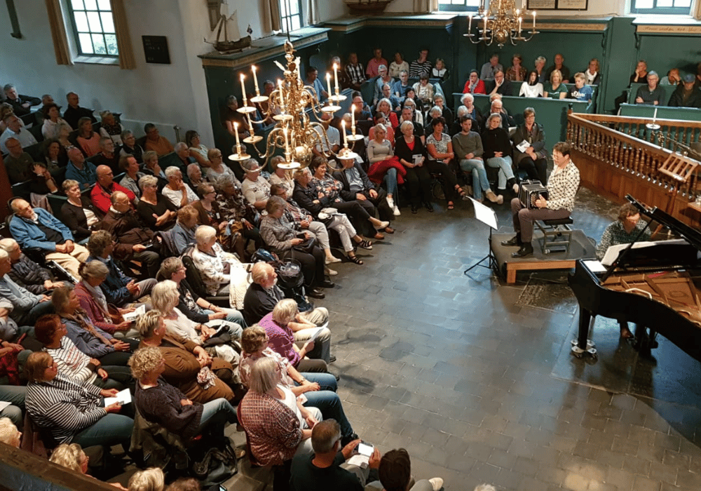 Concert bij Kaarslicht in Nicolaaskerk Vlieland