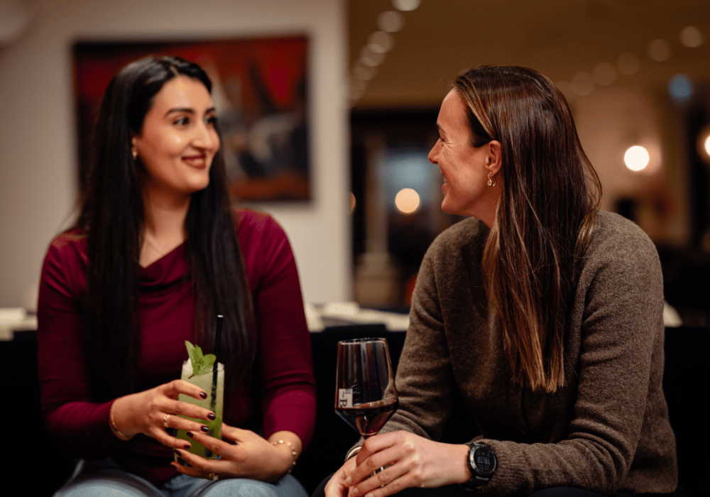 Kunstgalerij Nico Molenkamp nabespreken in Boutique Hotel Bruin Lounge